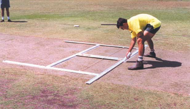 Cricket Wicket Marking Frame - turfmate